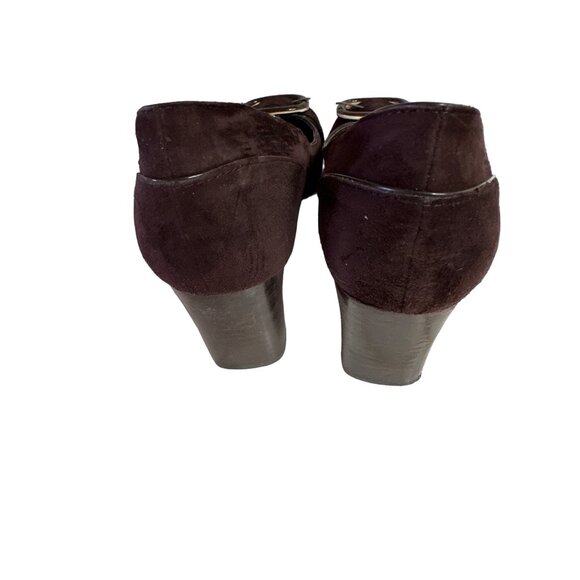 Bandolino Women's Brown Suede Stack Heel Pumps With Buckle Detail Sz 8 - Picture 8 of 12